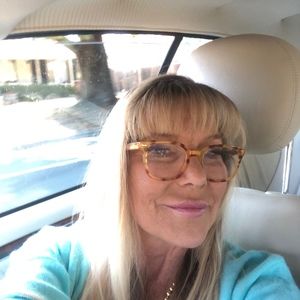 Meet your Posher, Elizabeth